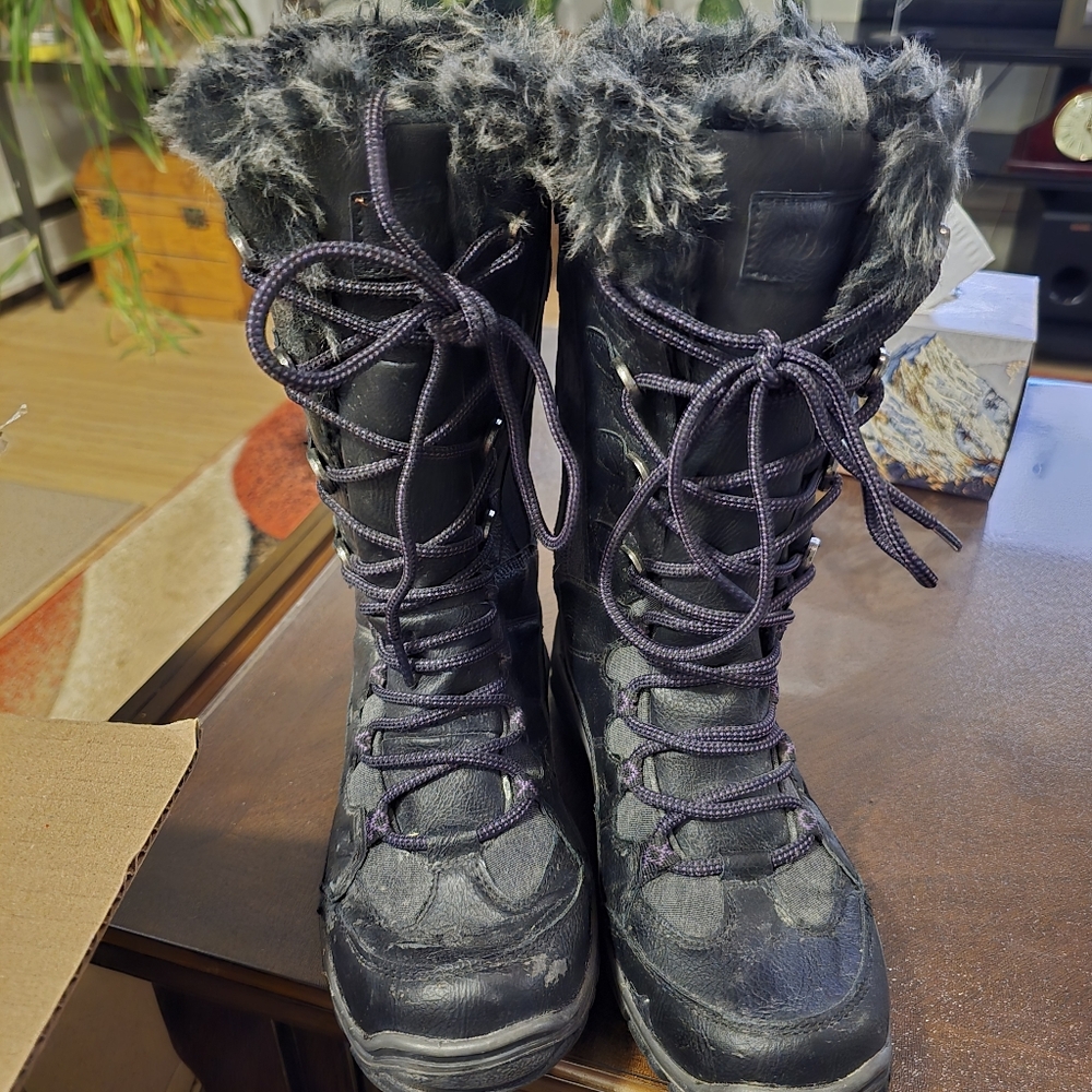 Pre Loved Romika Black Fur-Trimmed Winter Boots Perfect For Canadian Winters